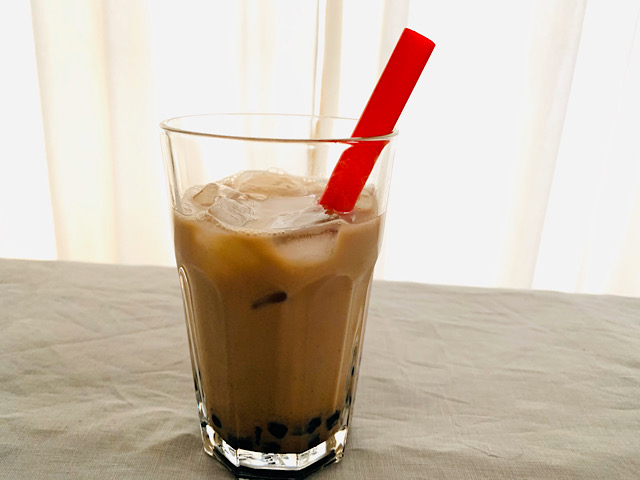 できあがったタピオカドリンク
