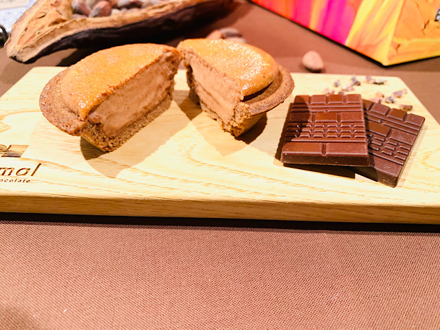 カカオとチョコレートチーズタルトとチョコレート
