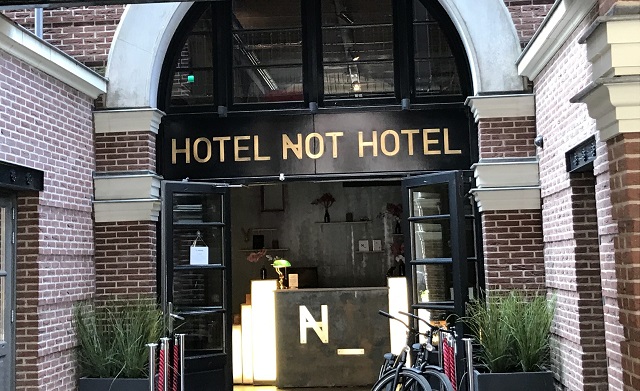 「Hotel not Hotel」入り口