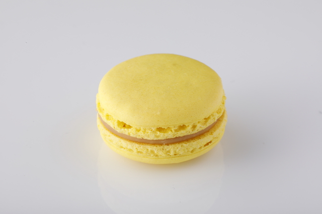 【ブロンドチョコレートマカロン】(黄色)