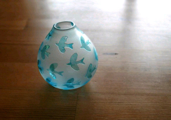 鳥模様の花器