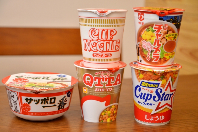 食のプロが食べ比べ 醤油味のカップ麺5商品 長年愛される名作はさすがウマい イエモネ