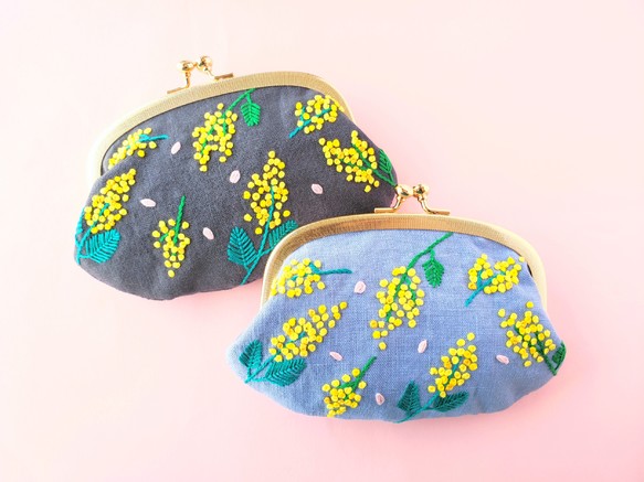 ミモザと桜の刺繍がま口 ポーチ コスメポーチ 財布