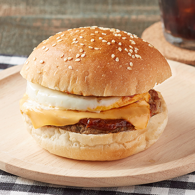 【ファミリーマート】ロコモコ風バーガー(6月23日発売)