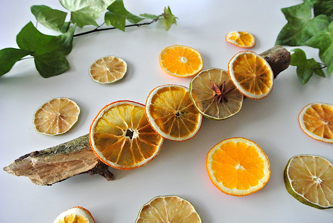 植木おじさんに聞く 15 フルーツで楽しむdiy インテリア用ドライオレンジの作り方 イエモネ