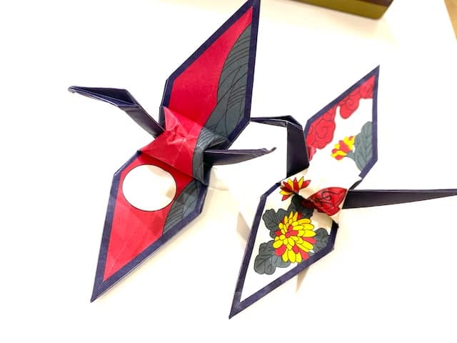 面白グッズと遊ぶ！【1】花札デザインの折り紙「折り札」で花札はできる？ | イエモネ