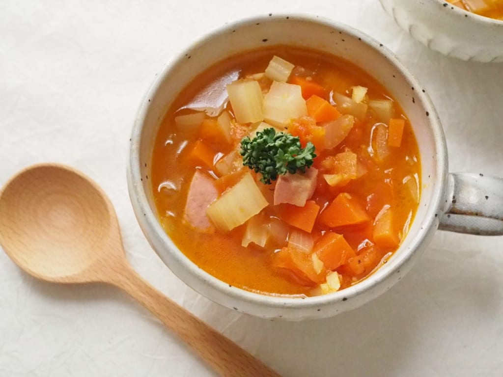 野菜とベーコンの食べるスープ