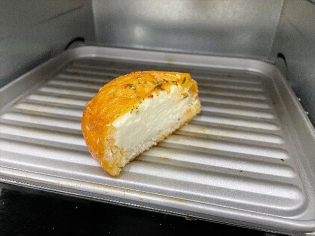 マヌルパン ガーリック＆クリームチーズ
