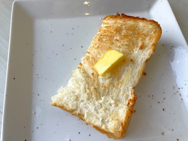 『復刻「生」食パン』バターのせ