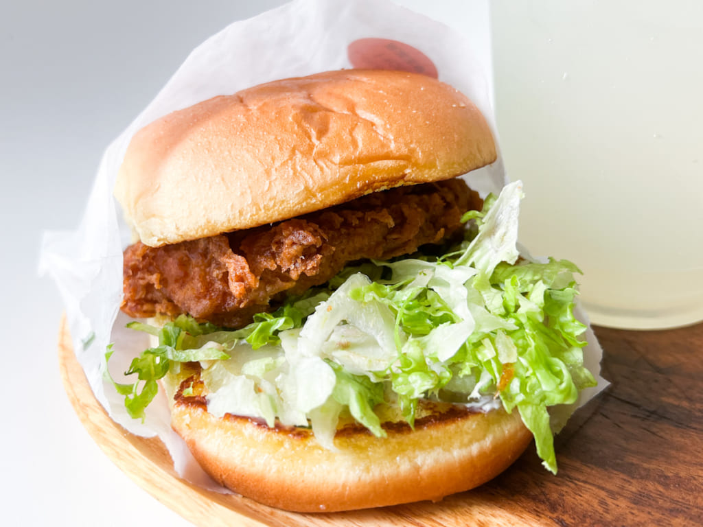 【チキンバーガー実食ルポ】アメリカの人気ハンバーガーショップ「SHAKE SHACK」のチキンバーガーを食べてみた！