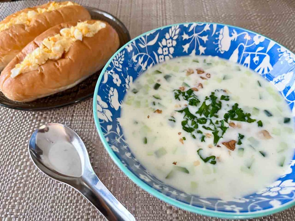 ブルガリアのヨーグルト冷製スープ