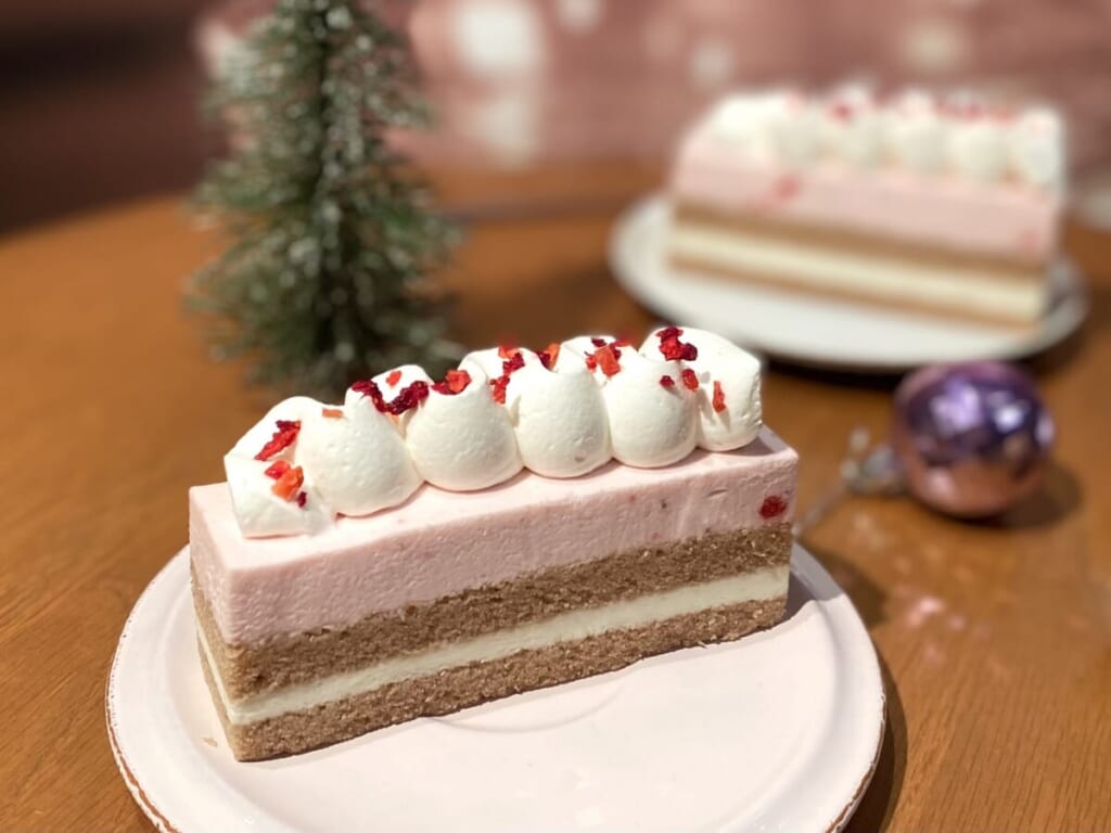 スタバクリスマスメニュー「ストロベリー メリークリーム ケーキ」