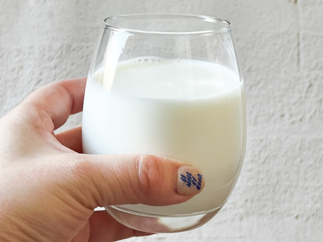 「白バラ牛乳」は乳臭さはなく、とても飲みやすい！