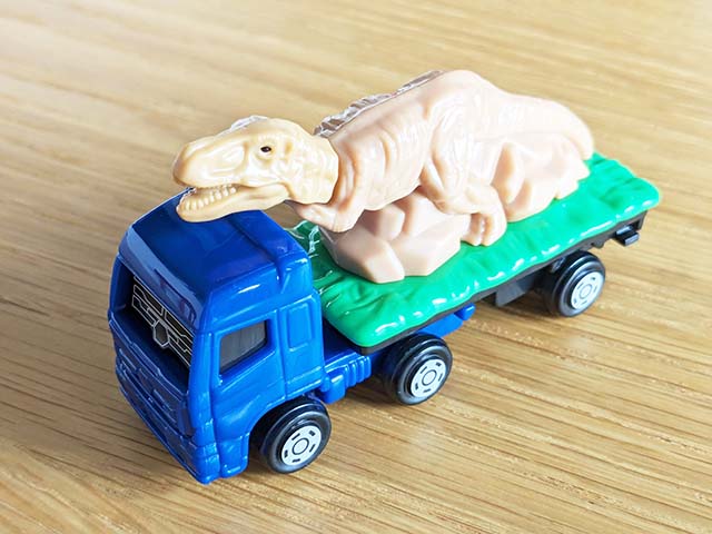 【マクドナルド】「トミカ」ハッピーセット　恐竜搬送車
