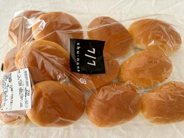 ロピアオリジナルのパンシリーズ、shu-nanaのバターロール。ハイコスパの価格に仰天！