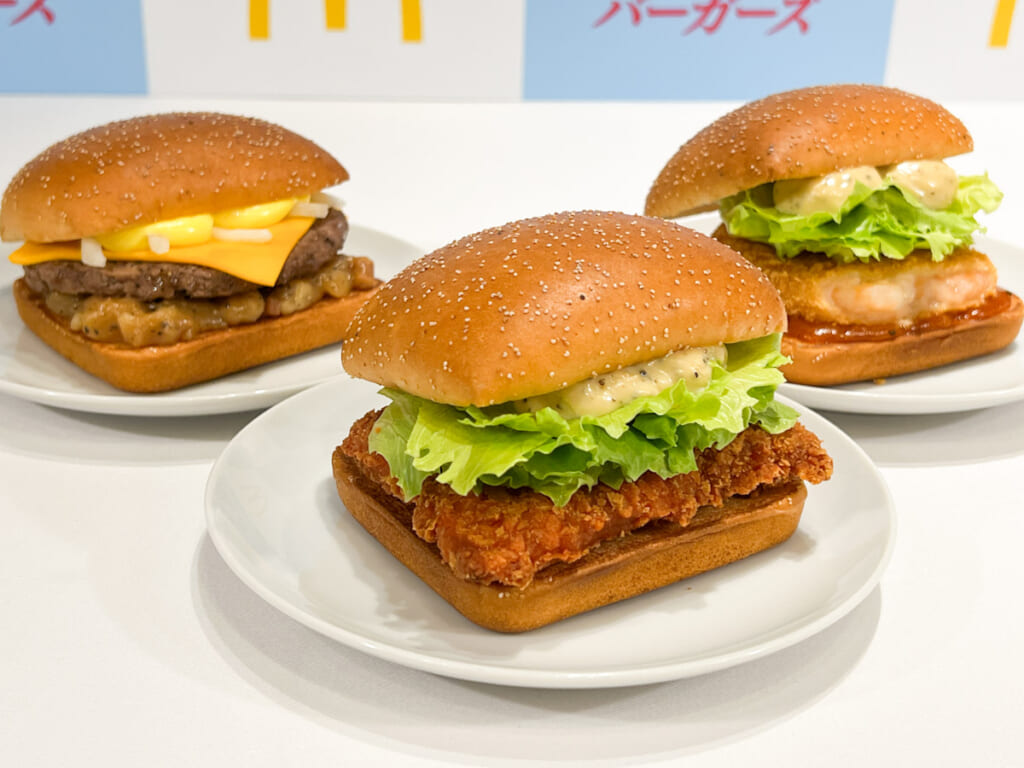 テーブルに並んだ「ヨーロッパバーガーズ」全3種