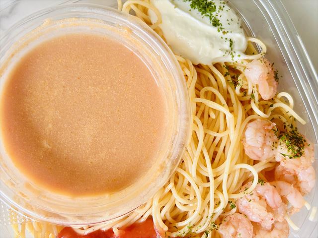 セブン-イレブン　冷製パスタ夏の海老トマトクリーム　ソース