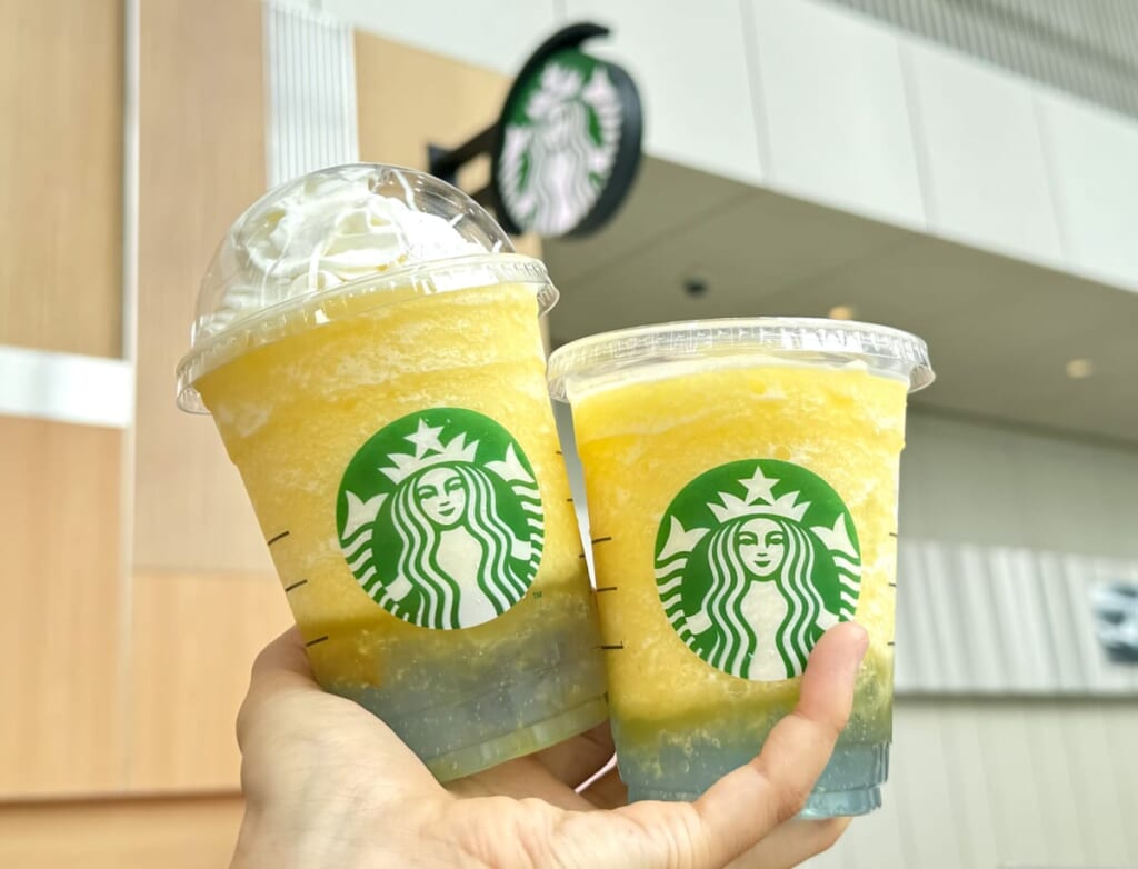 スターバックス新作「サンシャイン パイン フラペチーノ」パイナップルの果実