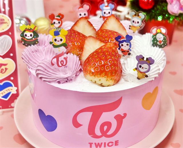 「TWICE ハピネスケーキ」（税込4,700円）