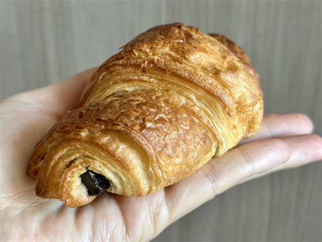 お店で焼いたチョコクロワッサン　手持ち