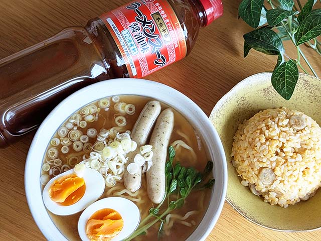 業務スーパー「ラーメンスープ醤油味」と業務スーパー「ラーメンスープ醤油味」で作ったラーメンとチャーハン