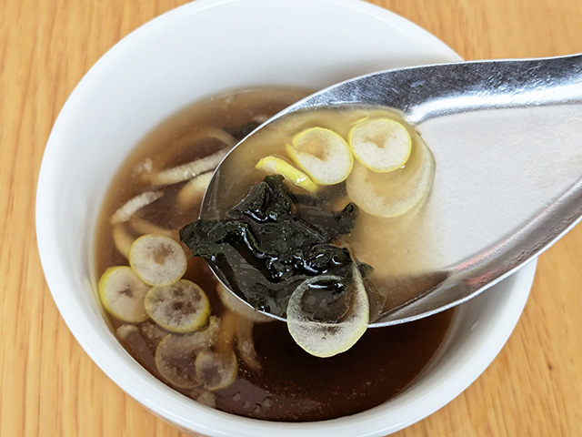 業務スーパー「ラーメンスープ醤油味」で作った中華スープ