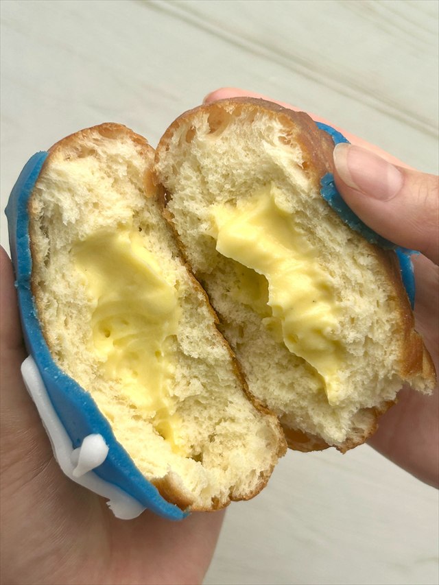 LA ブルーカスタードクリーム 断面