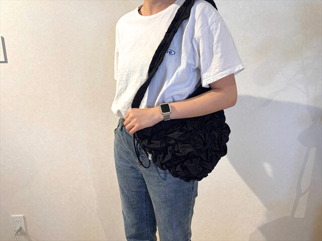 ギャザーショルダーバッグ・ブラック