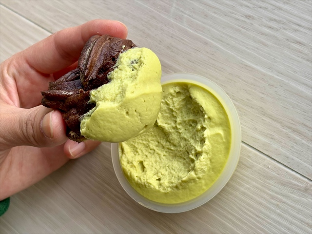 ピスタチオクリーム ディップの様子