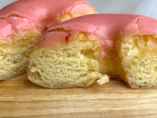 BLANKET DONUTS ストロベリー 断面