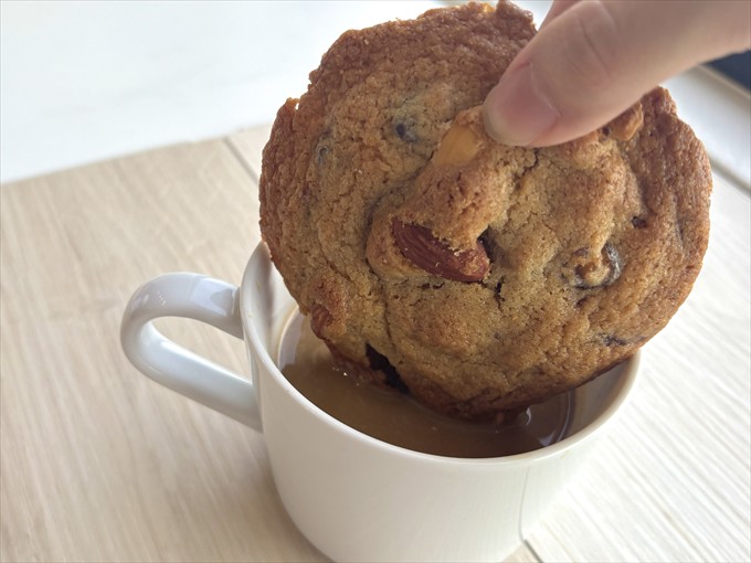 カフェラテにディップ