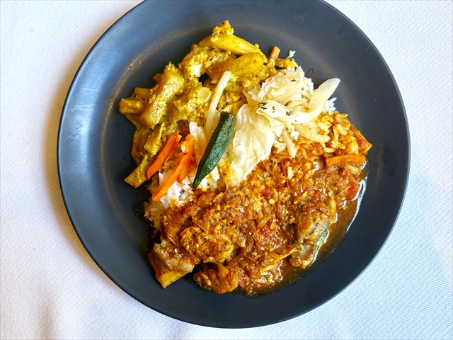 成城石井 自家製 混ぜて食べる!スリランカ風チキンとジャガイモのあいがけカレー2