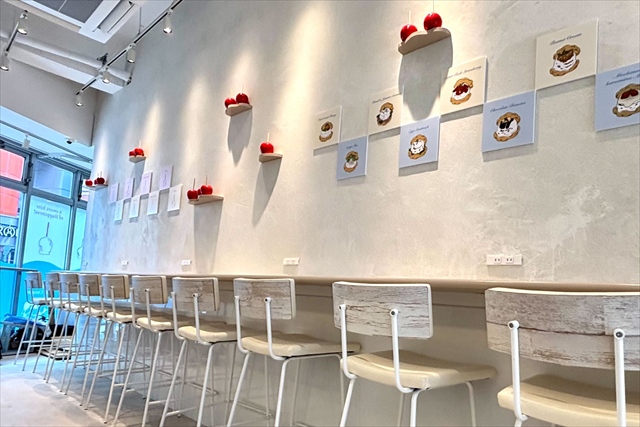 & Yogurt(アンドヨーグルト) 横浜店 内観