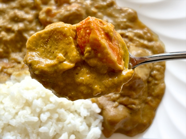 バナナとナッツのフルーツカレー　アップ