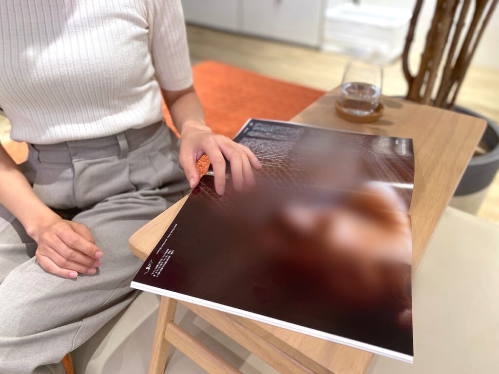 折りたたんで持ち運べるミニテーブル <65×30cm> フラットソファ