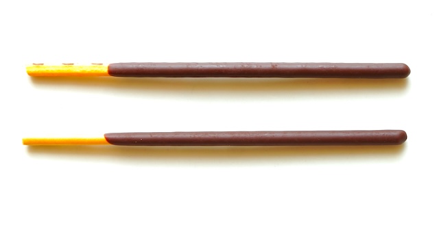 【新旧食べ比べ】ポッキーが10年ぶりにリニューアル！どこが変わった？おいしさを深掘りしてみた　新旧ポッキー　比較