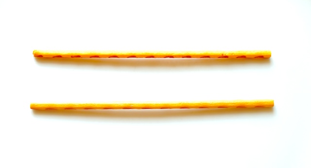 【新旧食べ比べ】ポッキーが10年ぶりにリニューアル！どこが変わった？おいしさを深掘りしてみた　新旧プレッツェル