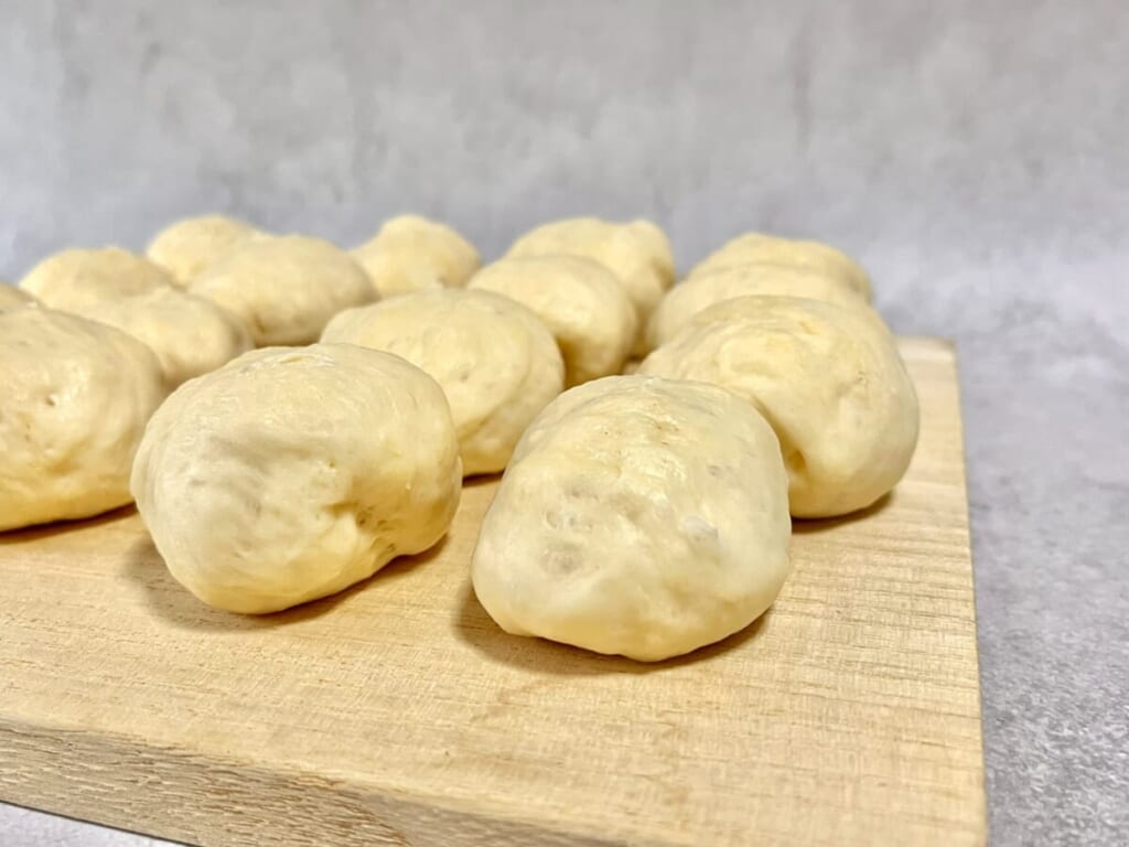 二次発酵させた「ちぎりパン」の生地を横から見た様子