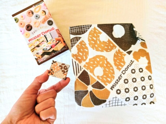 株式会社リーメント・ぷちサンプルシリーズ「まぁるいしあわせ ミスタードーナツ」実物との比較