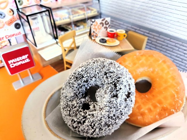 株式会社リーメント・ぷちサンプルシリーズ「まぁるいしあわせ ミスタードーナツ」実物との比較3