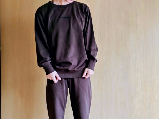 「TENTIAL」・「BAKUNE」シリーズ（BAKUNE パジャマ）BAKUNE スウェット ウィメンズ（着用）4
