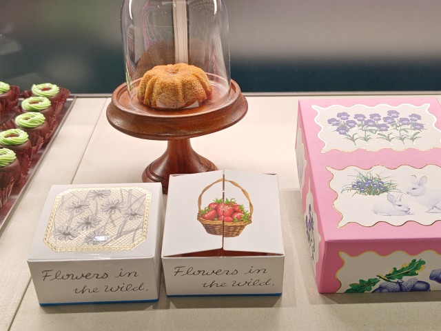 東京都渋谷区・「ルル メリー 青山通り店」ルルガトー（ショーケース）