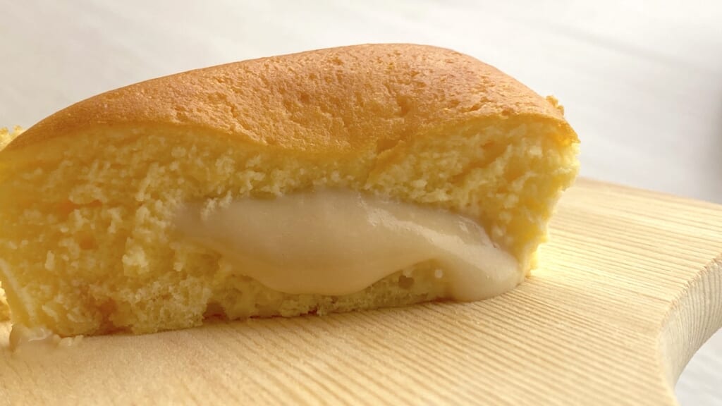 チーズフォンデュケーキ｜フェルム ラ・テール 美瑛　断面　とろり1