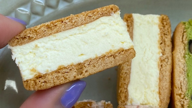 北のごちそう「バターチーズサンド」フェルム ラ・テール 美瑛 　ダブルチーズ　断面1