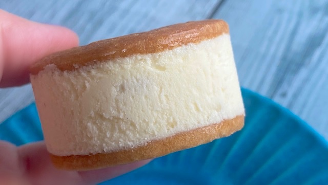 北のごちそう「バターチーズサンド」フェルム ラ・テール 美瑛 　ダブルチーズ　中身2