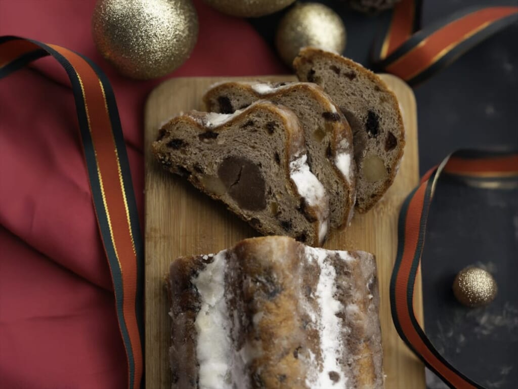 成城石井自家製 4種ベリーのマカダミアシュトーレン~自家製ベリーマジパン入り~