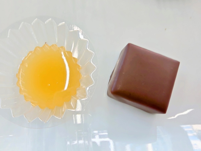 はちみつ専門店「ラベイユ」2026年バレンタイン限定「はちみつボンボンショコラ」スペイン産オレンジのはちみつ<ダーク>