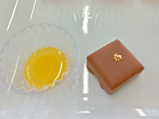 はちみつ専門店「ラベイユ」2026年バレンタイン限定「はちみつボンボンショコラ」ブルガリア産ラベンダーのはちみつ<ミルク>