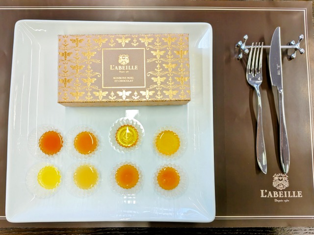 はちみつ専門店「ラベイユ」2026年バレンタイン限定「はちみつボンボンショコラ」発表会(はちみつ比べ)