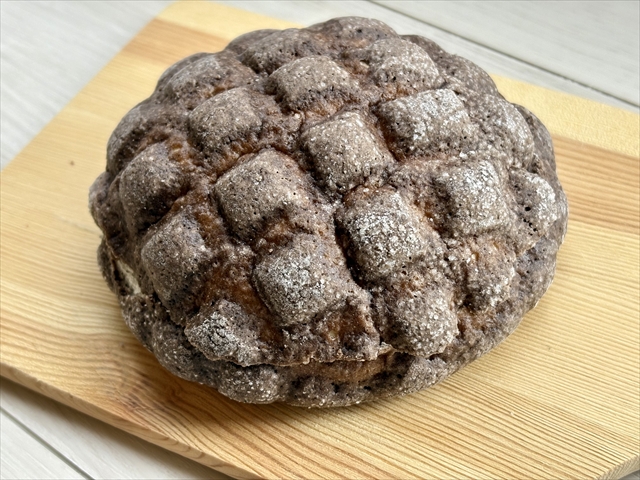 ヘーゼルナッツのショコラメロンパン